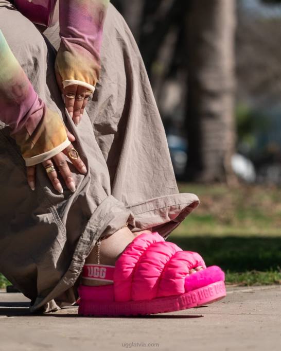 sievietes UGG scrunchita Z48J535 taffy rozā