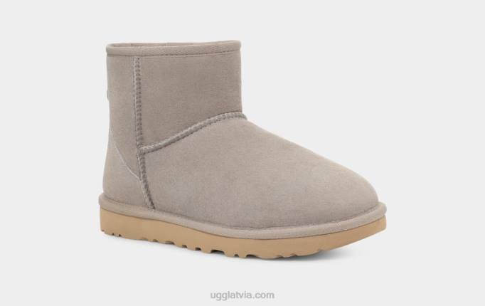 sievietes UGG klasisks mini ii zābaks Z48J854 ugunskurs