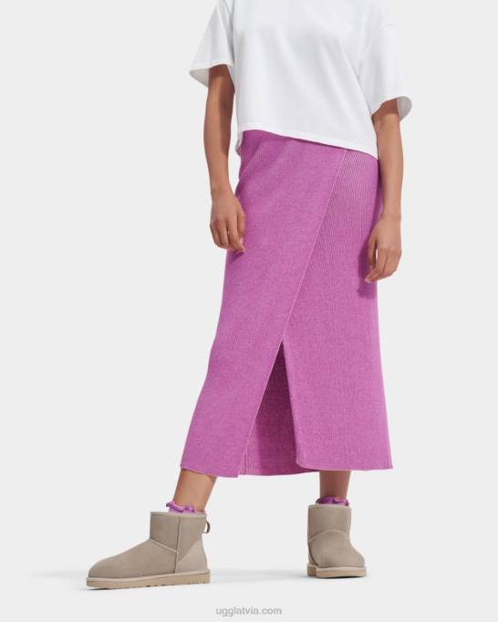 sievietes UGG klasisks mini ii zābaks Z48J854 ugunskurs